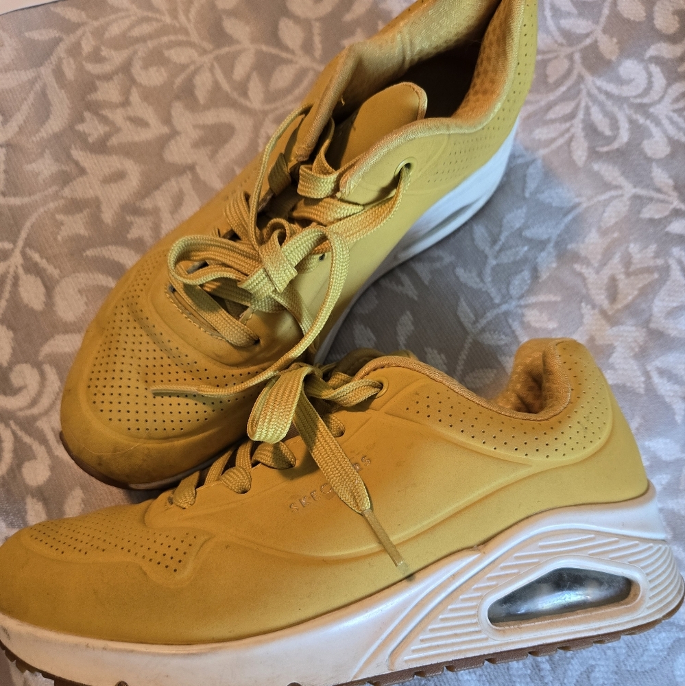 Yellow Sketchers
